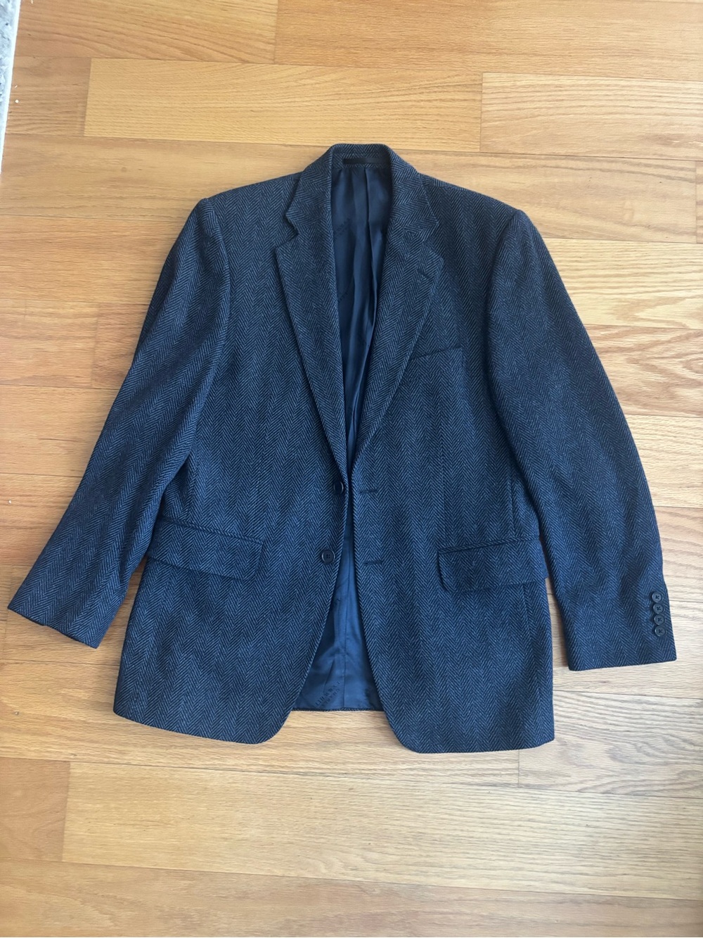 Charles Tyrwhitt Wool Cashmere Navy Herringbone Tweed Sportcoat